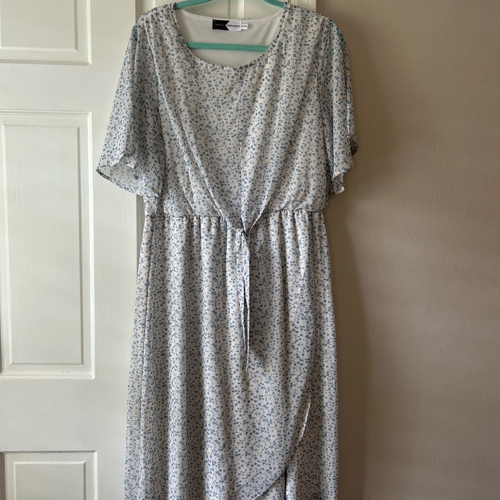 Chic Blue Floral Midi Dress